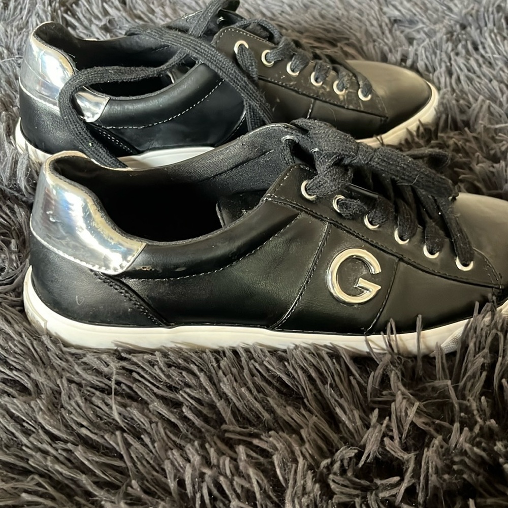 G by Guess women’s sneaker